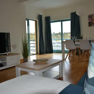  Apartment Stunning With Marina Views